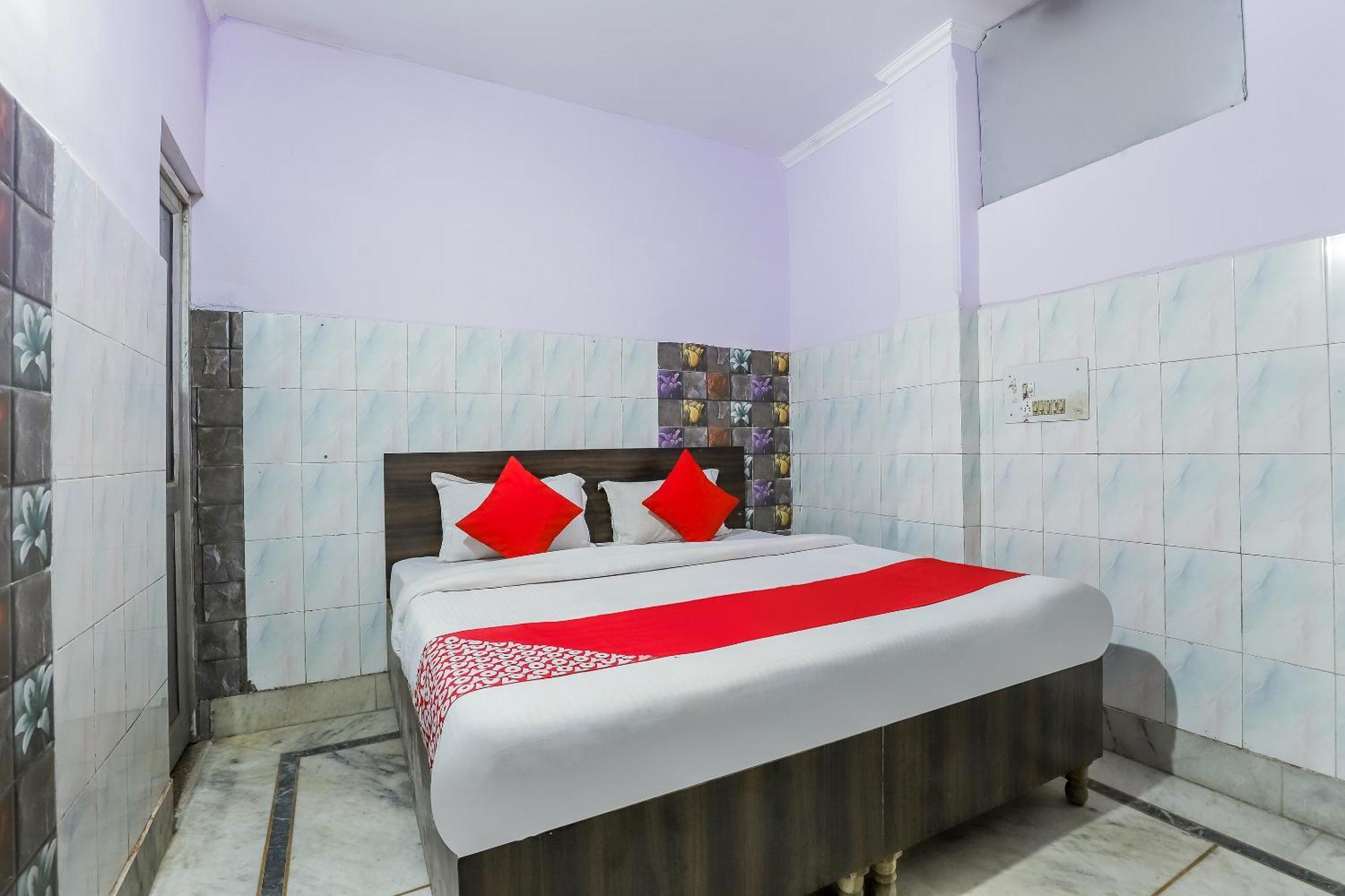 Oyo 69486 Royal Palace Делхи Екстериор снимка